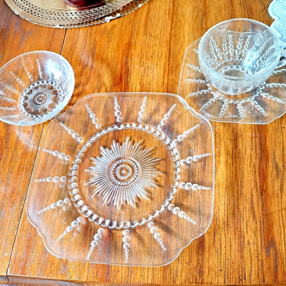Vtg Columbia Pattern Setting for 4